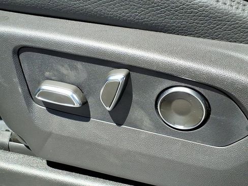 New 2026 GMC Yukon XL Denali AWD/4WD image 9