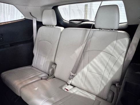 Certified 2023 Buick Enclave Essence AWD/4WD image 8