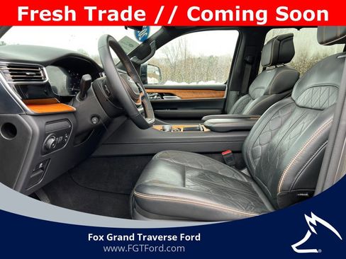 Used 2024 Jeep Grand Wagoneer L Series III image 3