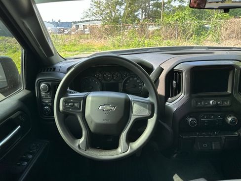 Used 2019 Chevrolet Silverado 1500 Custom Trail Boss w/ Custom Convenience Package AWD/4WD image 12