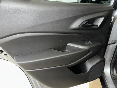 Certified 2024 Chevrolet Trax LT w/ Driver Confidence Package image 16