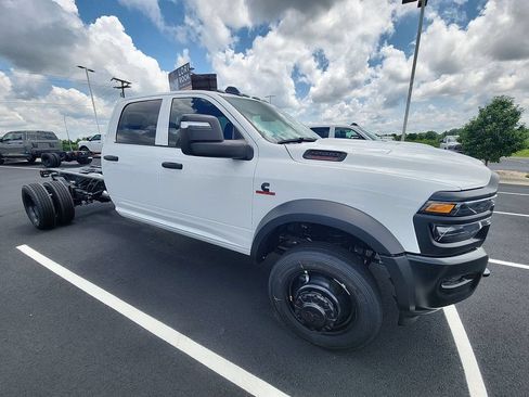 New 2026 RAM 5500 Tradesman AWD/4WD image 2