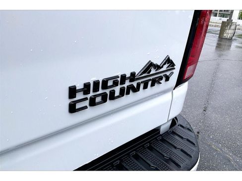 Used 2024 Chevrolet Silverado 3500 High Country w/ High Country Premium Package AWD/4WD image 9