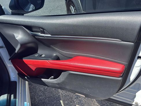 Used 2018 Toyota Camry XSE FWD image 5