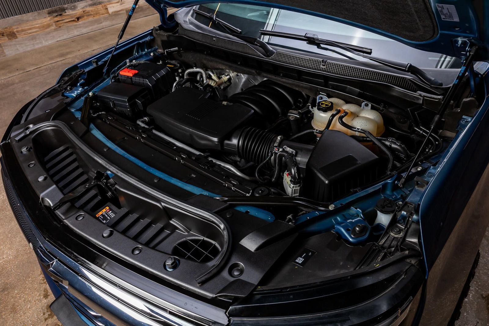 Used 2025 Chevrolet Tahoe Premier AWD/4WD image 43