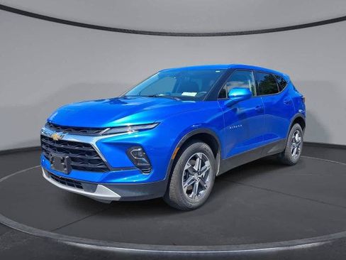 Used 2025 Chevrolet Blazer LT AWD/4WD image 1