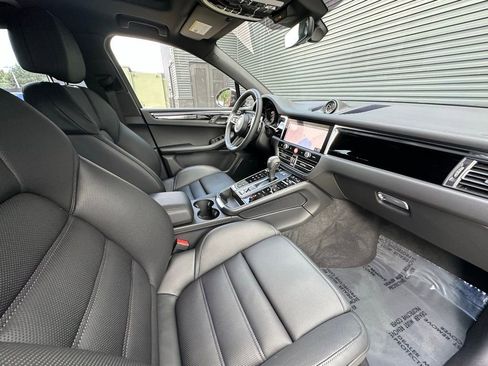 Certified 2026 Porsche Macan AWD/4WD image 40