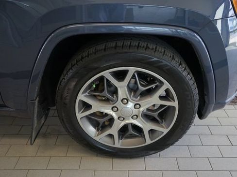 Used 2020 Jeep Grand Cherokee Overland AWD/4WD image 16