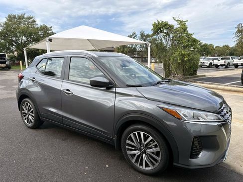 Used 2024 Nissan Kicks SV FWD image 9