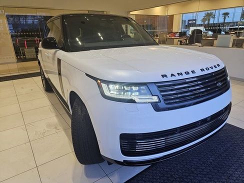 Used 2024 Land Rover Range Rover SV image 11
