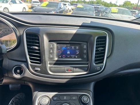 Used 2015 Chrysler 200 Limited w/ Convenience Group FWD image 15