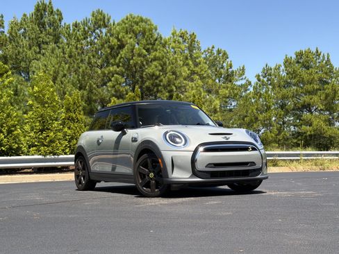 Used 2023 MINI Cooper SE FWD image 2