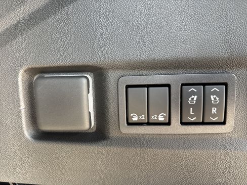 Used 2026 GMC Yukon Denali Ultimate w/ LPO, Floor Liner Package image 39