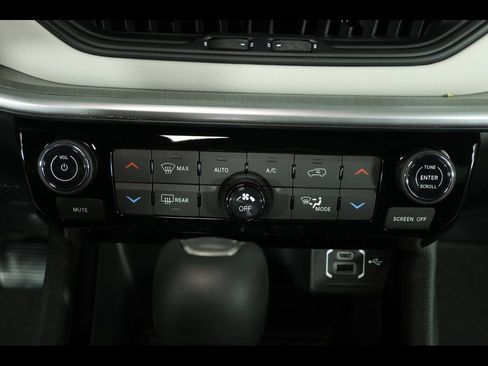 New 2026 Jeep Compass Limited image 18