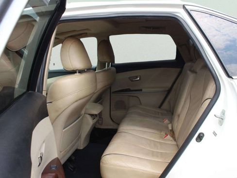 Used 2010 Toyota Venza AWD w/ Comfort Pkg image 7
