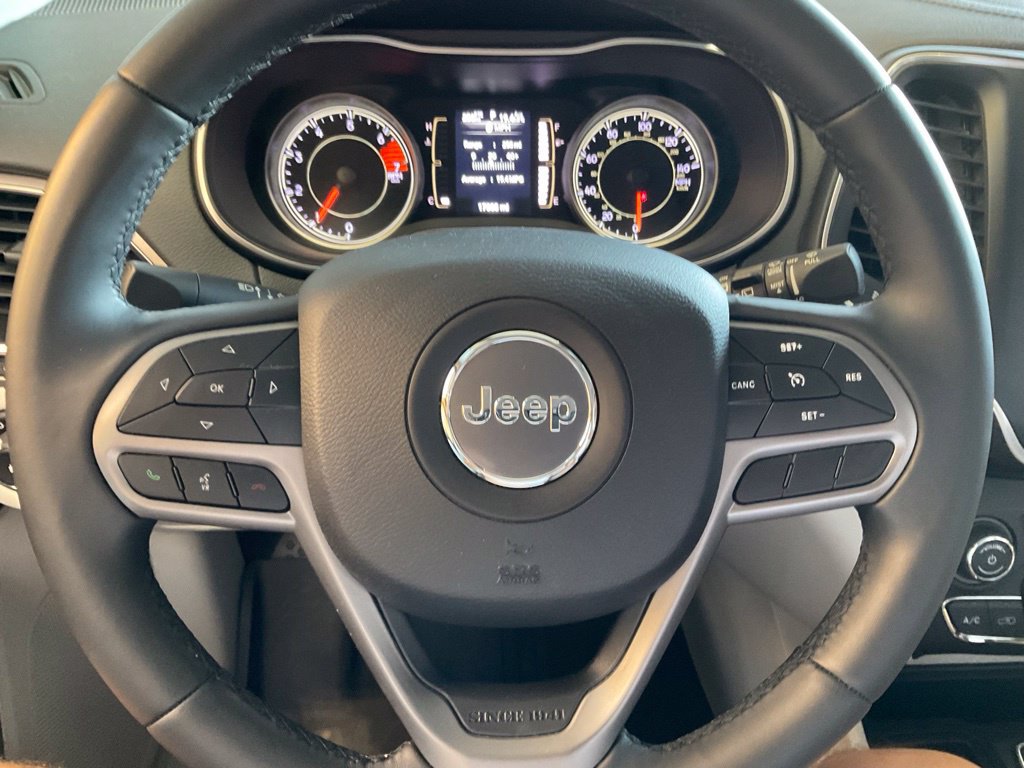 Used 2020 Jeep Cherokee Latitude Plus FWD image 12