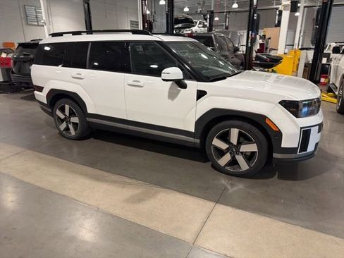 Used 2024 Hyundai Santa Fe Limited image 17