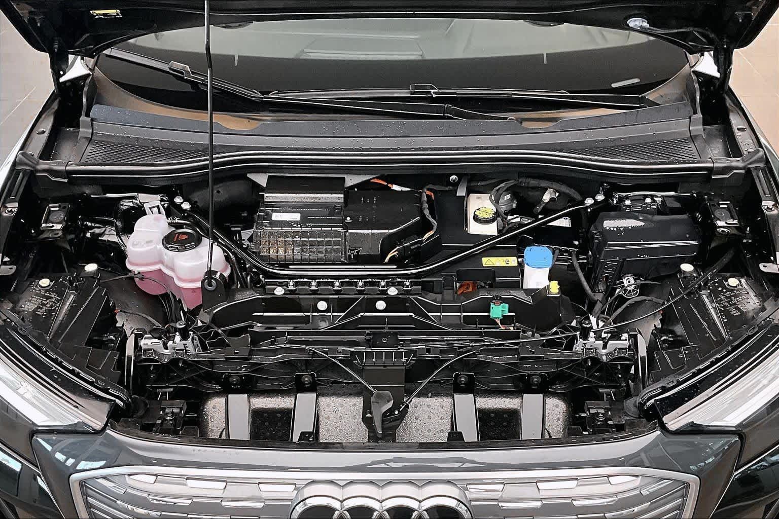 Used 2025 Audi Q4 e-tron Premium Plus w/ Premium Plus AWD/4WD image 29
