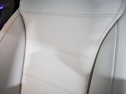 Used 2025 Mercedes-Benz GLC 300 image 25