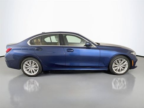 Certified 2024 BMW 330i xDrive Sedan w/ Convenience Package AWD/4WD image 7