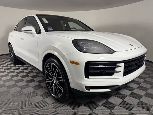Certified 2025 Porsche Cayenne 3.0T image 9