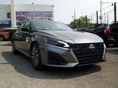 Used 2025 Nissan Altima 2.5 SV