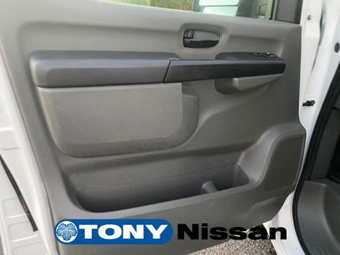 Used 2021 Nissan NV 2500 SV w/ Navigation Package image 13
