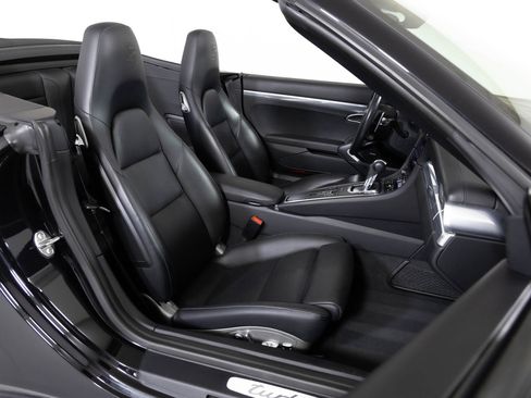 Used 2019 Porsche 911 Turbo image 39