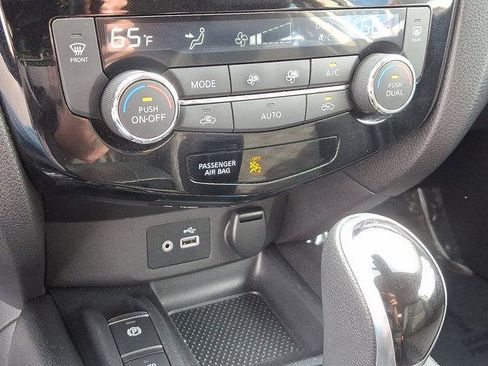 Used 2022 Nissan Rogue Sport SV w/ Technology Package image 15