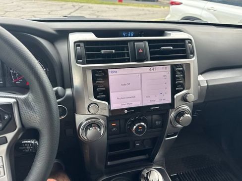 Used 2023 Toyota 4Runner SR5 AWD/4WD image 17