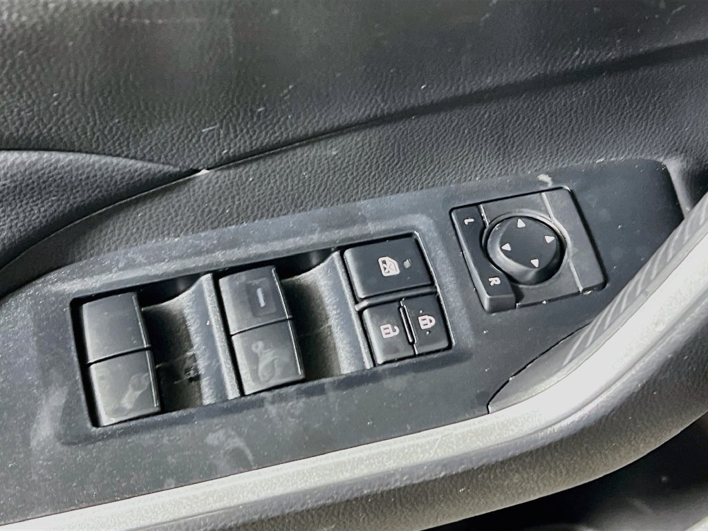 Used 2020 Toyota RAV4 LE w/ Carpet Mat Package AWD/4WD image 16