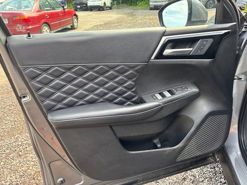 Used 2024 Mitsubishi Outlander SEL AWD/4WD image 17