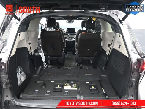 Used 2024 Toyota Sienna Platinum image 43