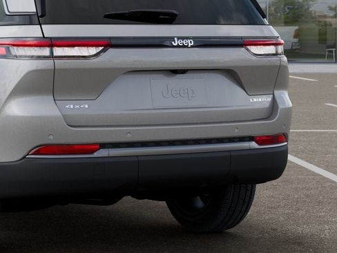 New 2026 Jeep Grand Cherokee Limited w/ Limited Altitude Package AWD/4WD image 14