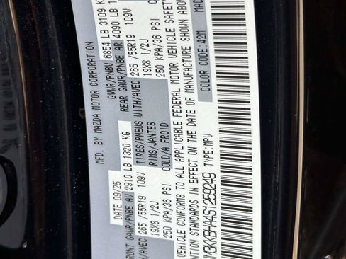 Used 2025 MAZDA CX-90 Plug-In Hybrid w/ Preferred AWD/4WD image 17