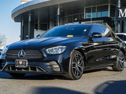 Used 2023 Mercedes-Benz E 350 4MATIC Sedan image 3