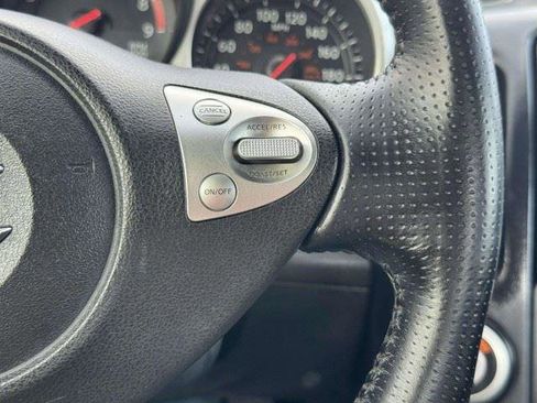 Used 2015 Nissan 370Z Coupe RWD image 35