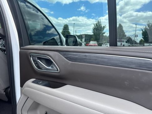 Used 2022 GMC Yukon SLT w/ SLT Premium Package AWD/4WD image 27