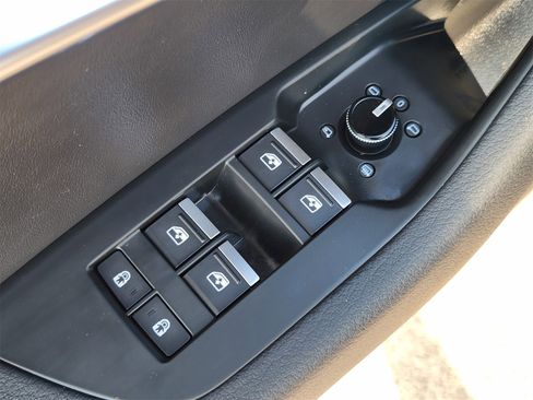 Used 2023 Audi A6 2.0T Premium image 32