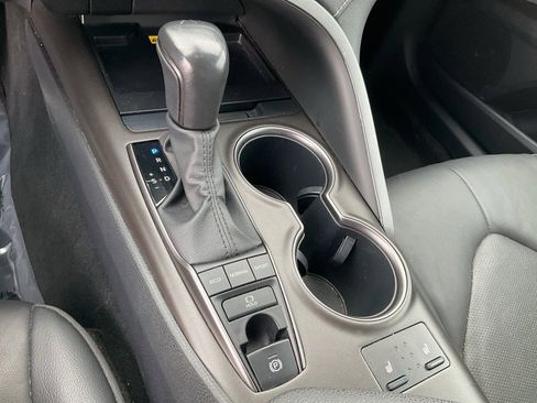 Used 2023 Toyota Camry XSE image 10