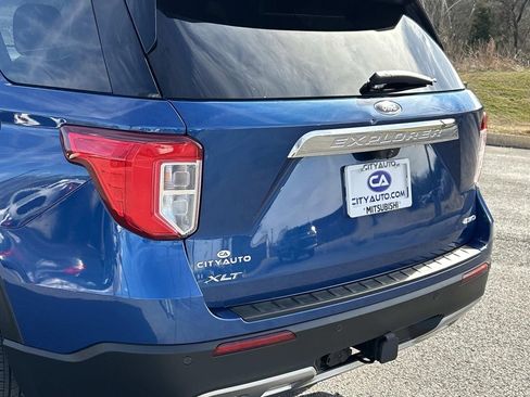 Used 2021 Ford Explorer XLT w/ Equipment Group 202A image 12