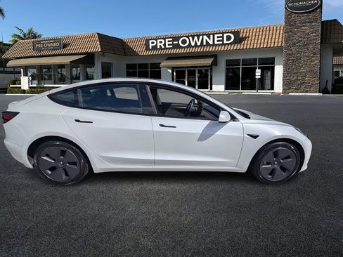 Used 2023 Tesla Model 3 Standard Range image 8
