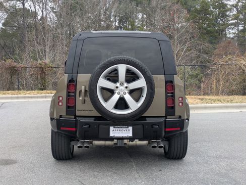 Used 2025 Land Rover Defender 110 X-Dynamic SE image 6