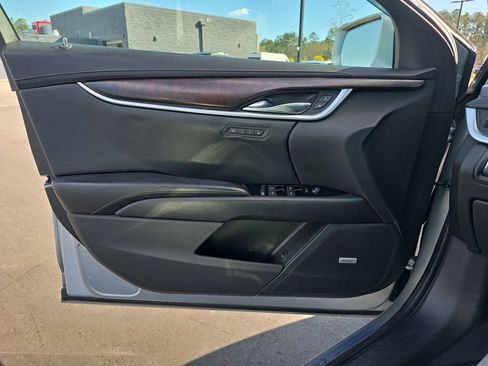 Used 2019 Cadillac XTS Luxury image 29