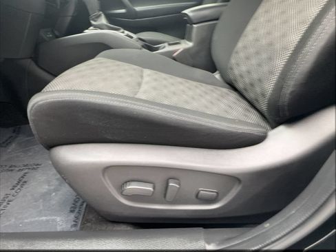 Used 2020 Nissan Rogue Sport SV FWD image 19