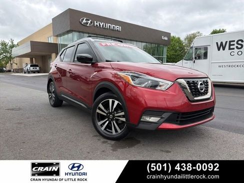 Used 2019 Nissan Kicks SR w/ SR Premium Package FWD image 1