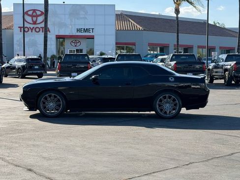 Used 2019 Dodge Challenger R/T RWD image 9