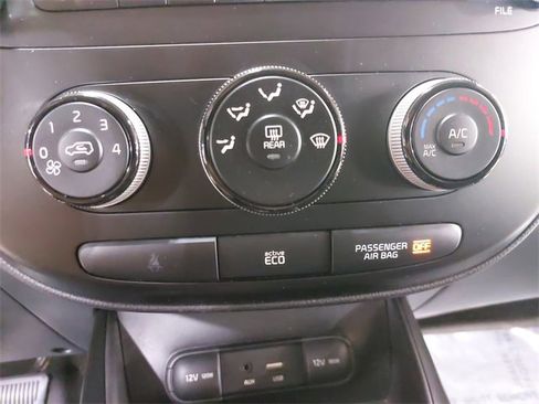 Used 2016 Kia Soul image 18