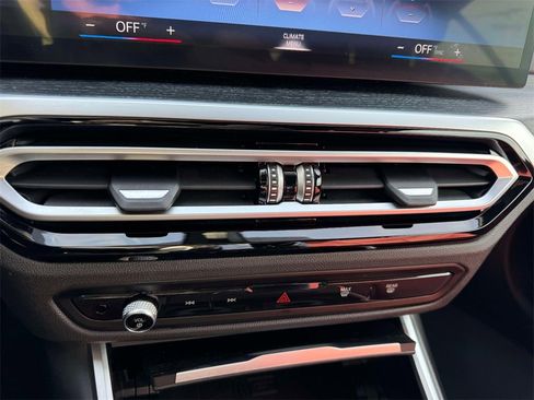 Certified 2024 BMW 430i xDrive Convertible w/ Premium Package image 18