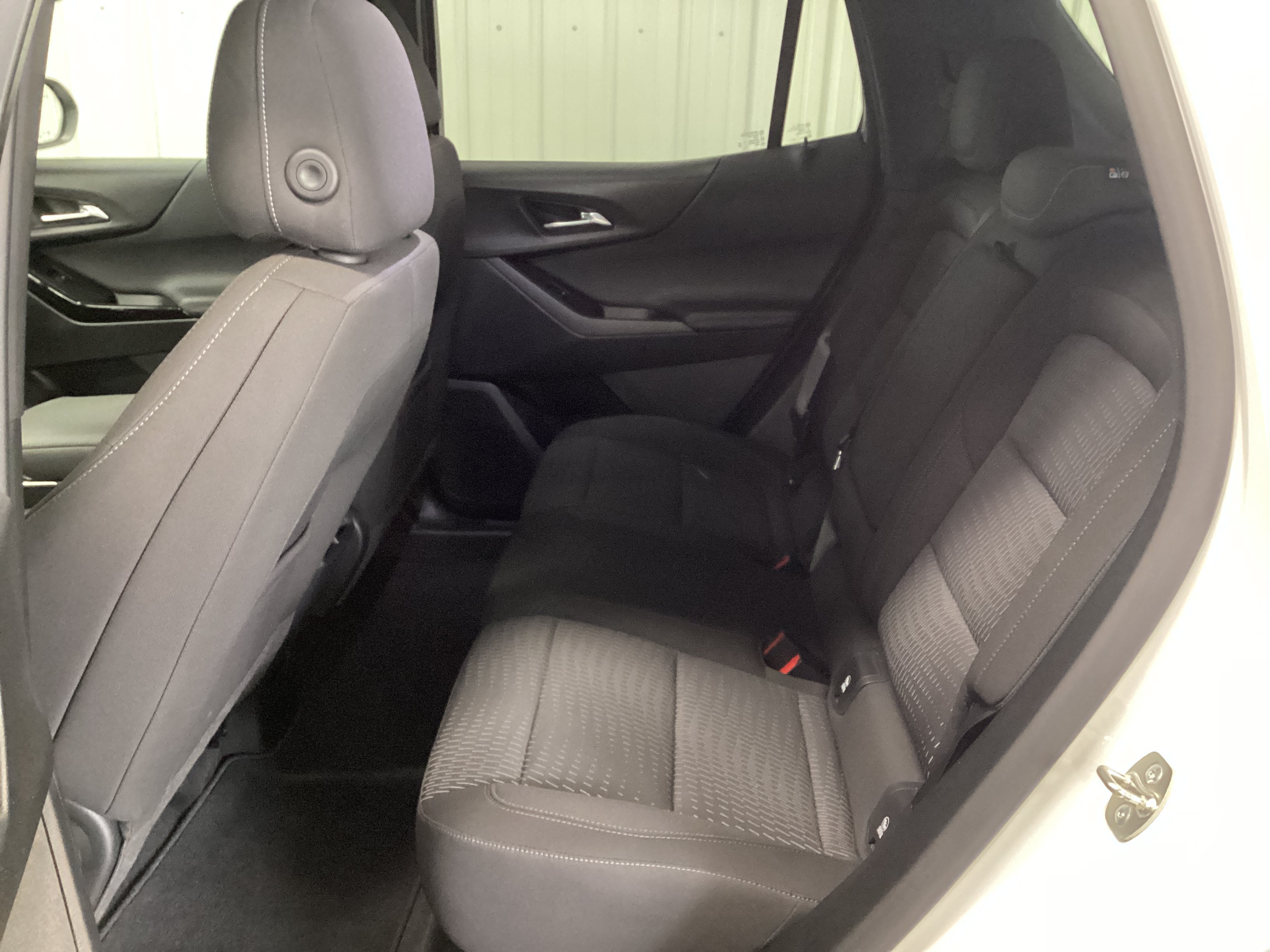 Used 2026 Chevrolet Equinox LT AWD/4WD image 30